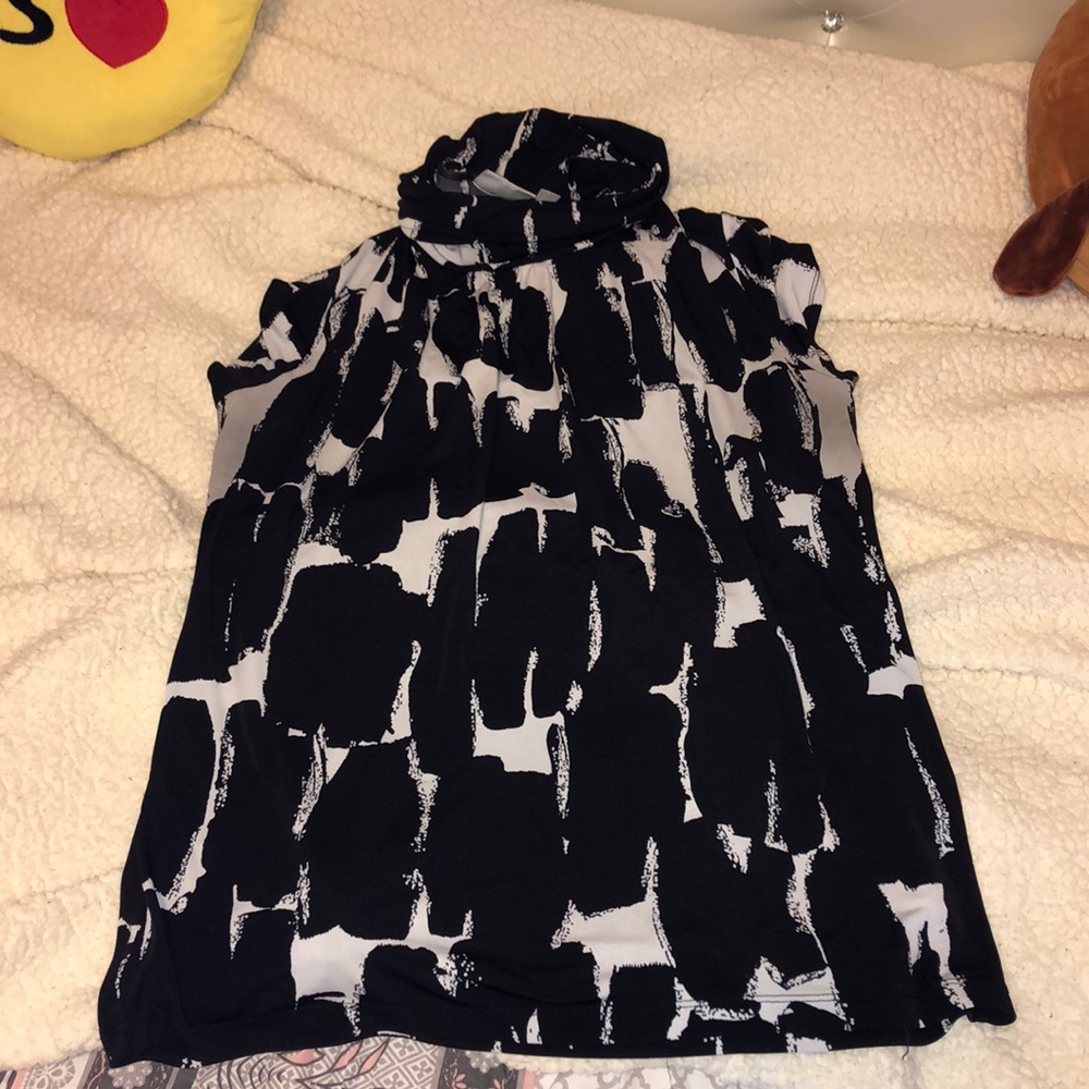 🗽 New York & Company Turtle Neck🗽